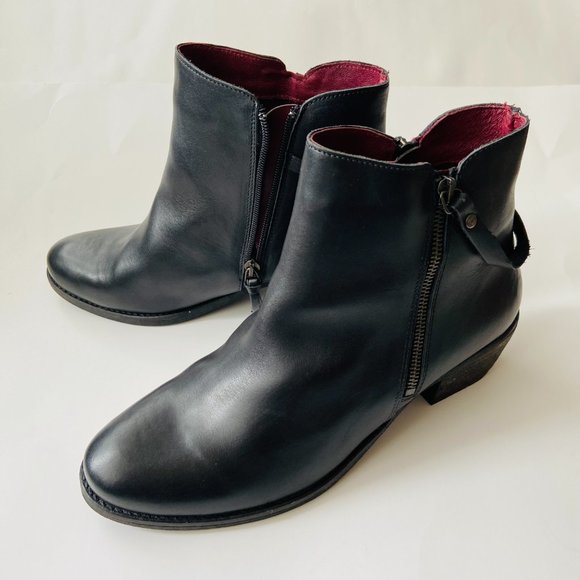 UMBERTO RAFFINI Black Soft Leather Zip Ankle Bootie Heeled Chelsea Size 42 9 - Picture 2 of 6